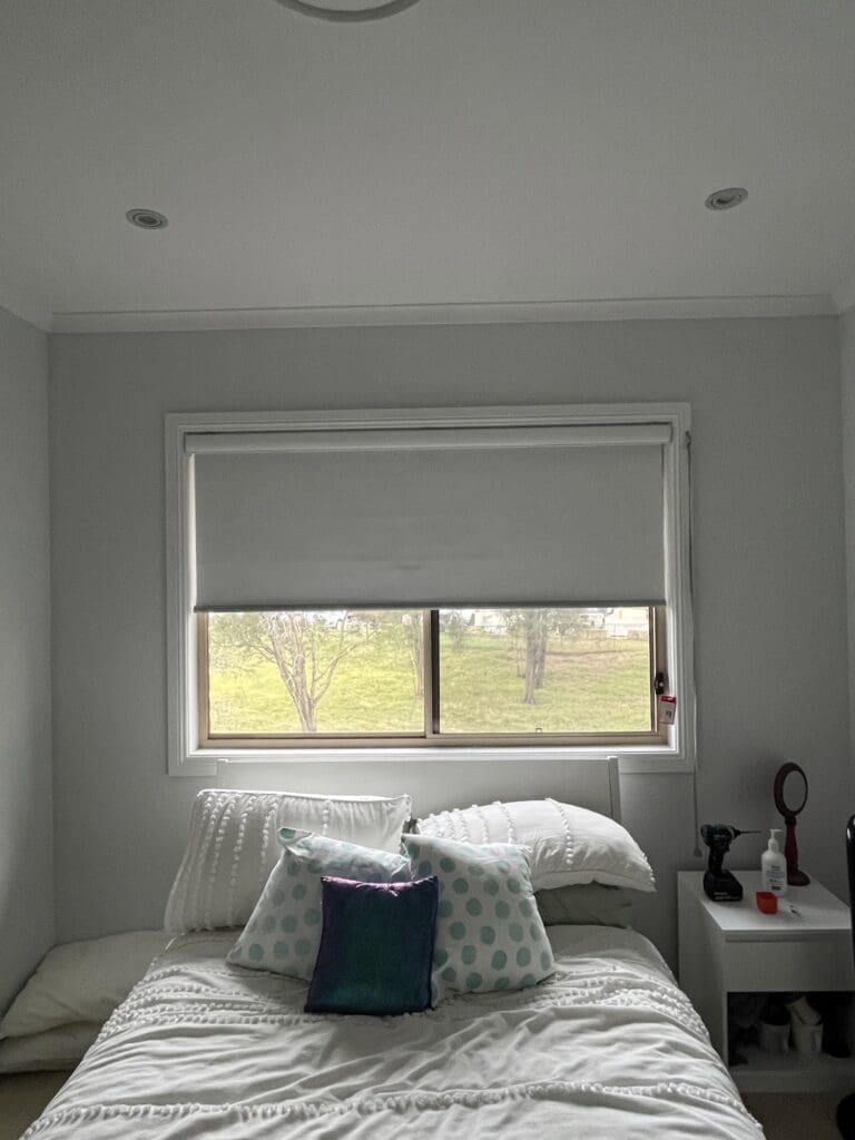 Double roller blinds also provide great insulation all year round.