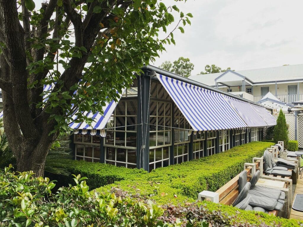 Our stylish and durable outdoor blinds awnings, zipscreens and outdoor shades. Are an ideal solution for protecting you, your home, and your outdoor areas in Sydney. Blindman’s awnings and shades are professionally designed and manufactured.